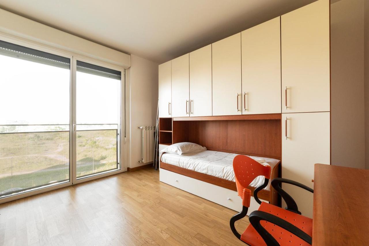 Milano Rogoredo Apt With Terrace! Apartment Exterior foto