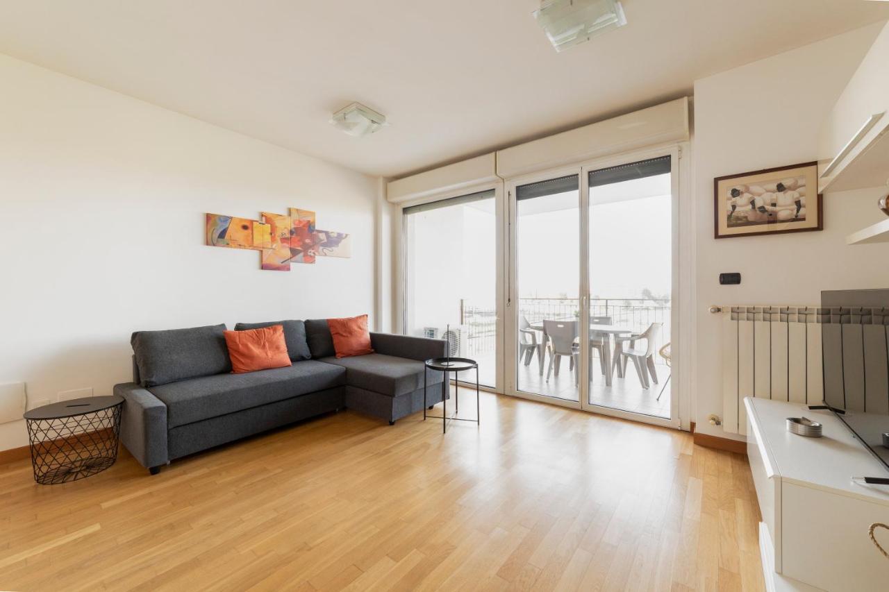 Milano Rogoredo Apt With Terrace! Apartment Exterior foto